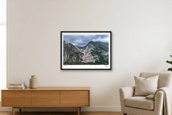 Cararra No1 Flat — 80×60cm, 31×24" Black Frame